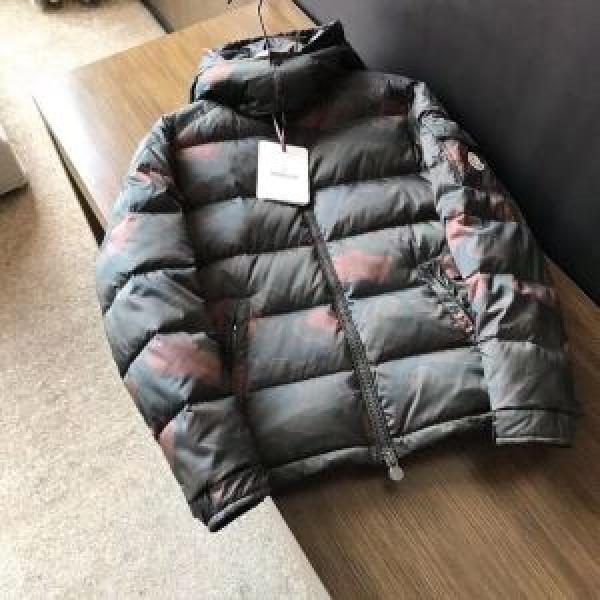 日本でおなじみ!? 最安値が実現 お手頃価格で人気商品 MONCLER モンクレール ダウンジャケット