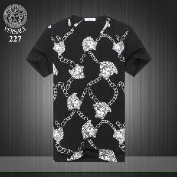VERSACE ヴェルサーチ 半袖Tシャツ 3色可選 2026年の春夏に着たい 好印象な上品スタイル