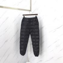 デニムパンツ 根強い人気定番商品 大人気商品再入荷! MONCLER モンクレール