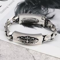 派手すぎず クロムハーツ  CHROME HEARTS 今年の夏は着こなしブレスレット 特に注目したい