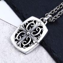 甘過ぎず大人な印象に クロムハーツぐっと鮮度がアップ CHROME HEARTS ペンダントトップ 2026年春夏のトレンドアイテム