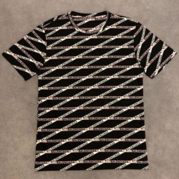 大人可愛いスタイル  バレンシアガ BALENCIAGA スタイルUPして着こなす Tシャツ/ティーシャツ