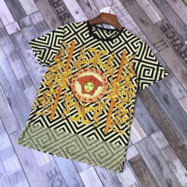 2色可選 半袖Tシャツ VERSACE ヴェルサーチ スタイルアップ効果 2026春夏も引き続きトレンド