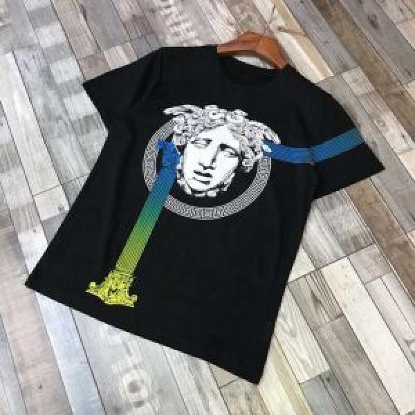 今っぽいトレンド VERSACE ヴェルサーチ 半袖Tシャツ 今旬のシルエットバランス
