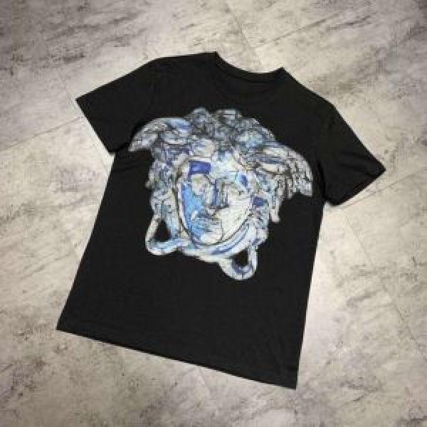 VERSACE ヴェルサーチ 半袖Tシャツ 2色可選 素敵なスタイルで夏の定番 品のよさを感じさ