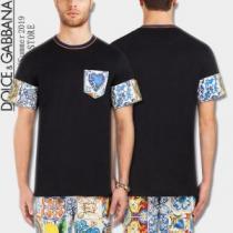 2025年春夏のトレンドアイテム Tシャツ/ティーシャツ 大人可愛いスタイル ドルチェ＆ガッバーナ Dolce&Gabbana