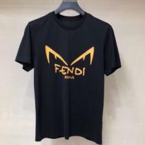 大人っぽく仕上げ 優しげ人気アイテム 抜け感スゴイ FENDI フェンディ半袖Tシャツ 2色可選