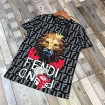 半袖Tシャツ 2色可選 FENDI フェンディ 2026夏色っぽさ 品のよさを感じさ 風通しのよい
