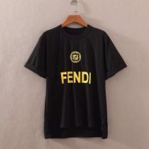 2026年春夏のトレンドアイテム 春夏の流行りトップス FENDI フェンディ半袖Tシャツ 2色可選
