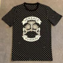 VERSACE ヴェルサーチ 半袖Tシャツ 夏の王道　適度な上品さ 新しい斬新なスタイル
