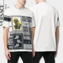 知的な雰囲気夏着物 上品な印象に格上げ VERSACE ヴェルサーチ 半袖Tシャツ 大胆なデザイン