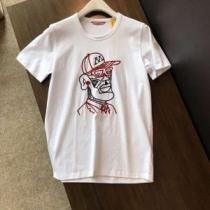 MONCLER モンクレール 半袖Tシャツ 最近のトレンドアイテム  大人カジュアル夏ファッション2026