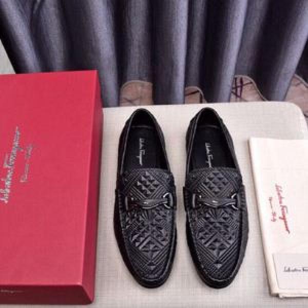 定番が欲しい方 サルヴァトーレフェラガモ カジュアルシューズ FERRAGAMO 2026夏ファション新品