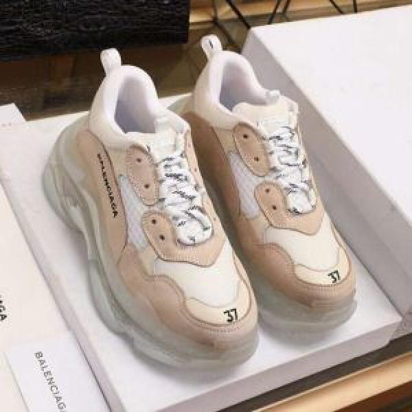 2026年の夏のマスト 大人の可愛さを引き立て BALENCIAGA バレンシアガ カジュアルシューズ 男女兼用