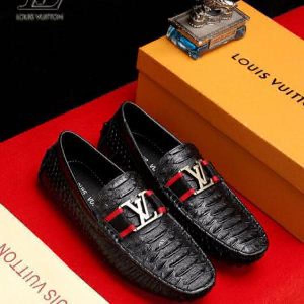 カジュアルシューズ 2026年春夏のトレンドアイテム 旬の気分を絶妙に LOUIS VUITTON ルイ ヴィトン