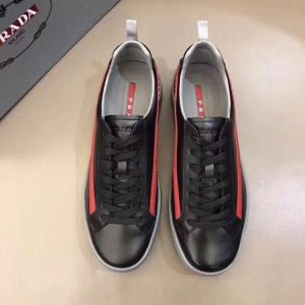 PRADA プラダ カジュアルシューズ 2色可選 おしゃれな夏ファッション2026 今期注目のブランドトレンド