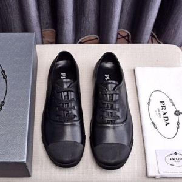 2026年の夏のマスト PRADA プラダ カジュアルシューズ 今季トレンドの限定アイテム スタイルを綺麗に