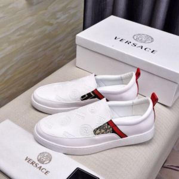 2025年の夏のマスト 定番のスタイル春夏限定 スタイルを綺麗に VERSACE ヴェルサーチ カジュアルシューズ