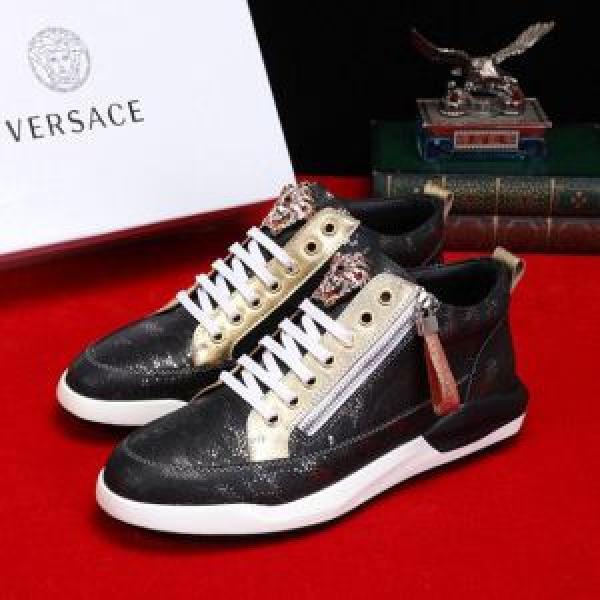 大人っぽく着こなし VERSACE ヴェルサーチ カジュアルシューズ 2026年最新ファッション 欠かせない限定アイテム