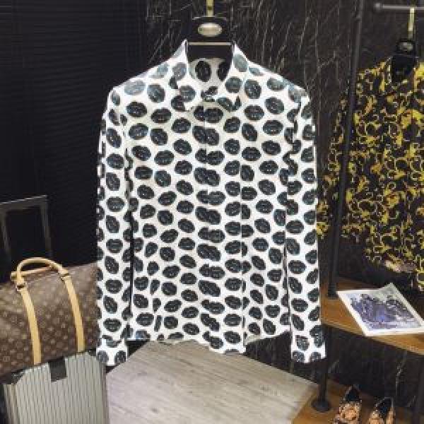 長袖 /ロンT/ロングT/ロングTシャツ  洗練されたスタイル ジバンシー GIVENCHY 夏の王道　適度な上品さ