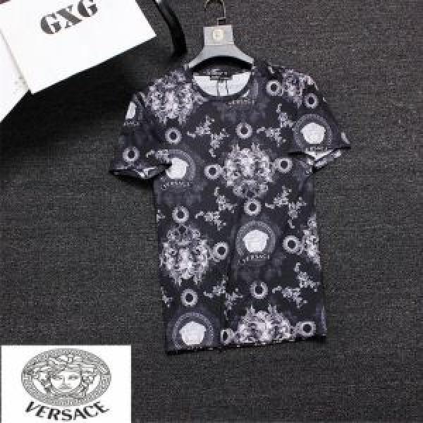 目を引く存在感抜群 ヴェルサーチVERSACE 2025春夏の大注目トレンド Tシャツ/ティーシャツ 2色可選