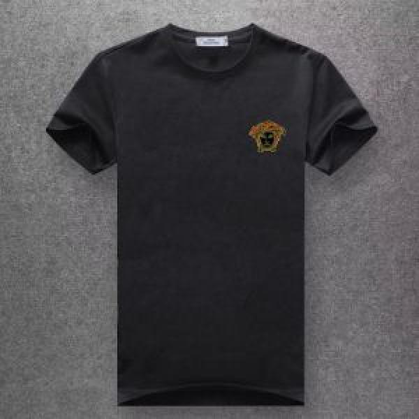 一気にトレンド感満載な着こなし ヴェルサーチ2025年最新ファッション VERSACE Tシャツ/ティーシャツ 多色可選