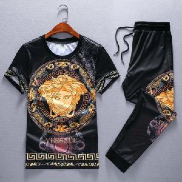 上下セット完売在庫確保 VERSACE2025春夏も引き続き人気セール ヴェルサーチ半袖