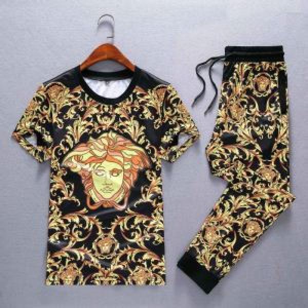 【2025春夏】最新コレクション 上下セット春色の最旬の人気アイテム VERSACE ヴェルサーチ 半袖