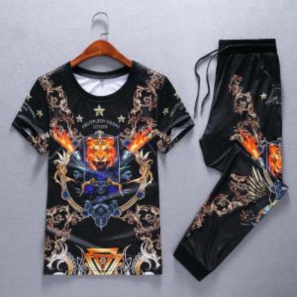 VERSACE 雑誌掲載 上下セット2026春夏トレンドアイテム ヴェルサーチ 半袖 まずは定番！人気アイテム