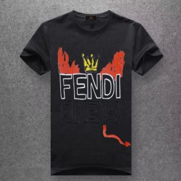 素敵なスタイルで夏の定番 2026年の春夏に着たい FENDI フェンディ多色可選 半袖Tシャツ