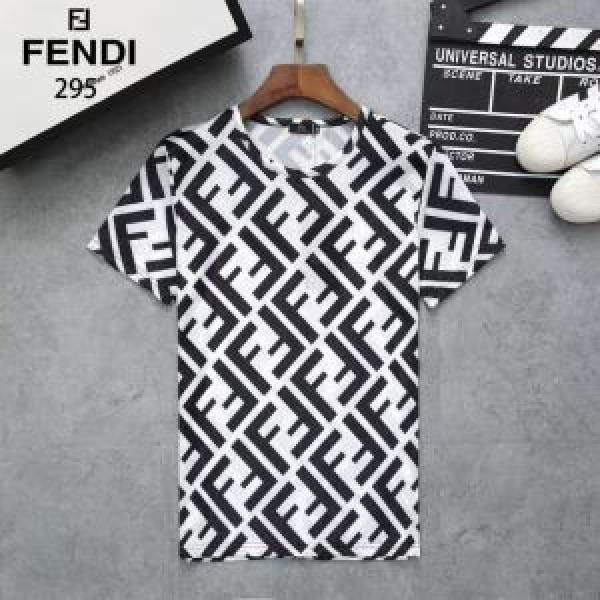 魅力的な今年らしい FENDI フェンディ半袖Tシャツ 3色可選 2026年春夏のトレンドアイテム