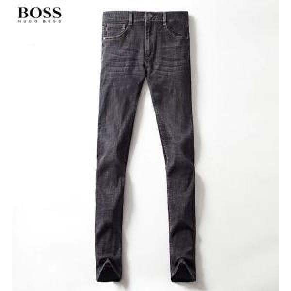 ヒューゴボス HUGO BOSS ストレートデニムパンツ 2026夏色っぽさ 主張性もカジュアルさ