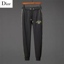 夏のフレッシュな気分に チノパン 大人可愛いスタイル ディオール DIOR 2026即旬な装いに