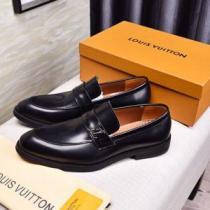 革靴今シーズン注目のデザイン LOUIS VUITTON 【2025年】夏のファッション ルイ ヴィトン