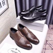 完売必須 革靴新作限定めっちゃ綺麗色 PRADA プラダ 2色可選 2026限定 男性に人気