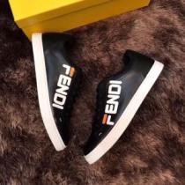 2026春夏トレンドアイテム 今年春夏ファション流行り FENDI フェンディ 2色可選 カジュアルシューズ