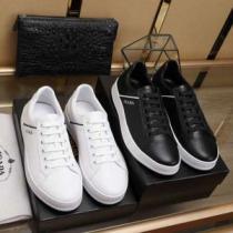 きちんと感をプラス PRADA プラダ カジュアルシューズ 2色可選 【2026年】夏のファッション 夏先に大活躍する