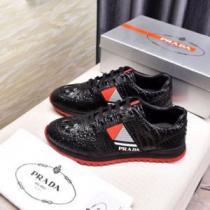 PRADA プラダ カジュアルシューズ 2025SSのトレンド商品 春夏シンプルファッションでOK！夏キレ味をプラス