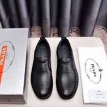 カジュアルシューズ PRADA プラダ 2026春夏の大注目トレンド まずは定番！人気アイテム 夏にぴったり上品