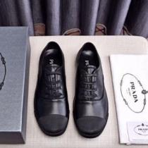 2026年の夏のマスト PRADA プラダ カジュアルシューズ 今季トレンドの限定アイテム スタイルを綺麗に