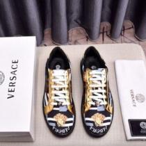 VERSACE ヴェルサーチ カジュアルシューズ 《2026年》今、注目のストリート 鮮度アップブランド最新