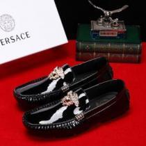 2026SSのトレンド商品 おしゃれデザインも大人気 VERSACE ヴェルサーチ カジュアルシューズ 4色可選