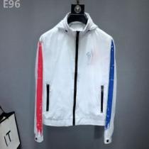 【2019年】夏のファッションフード付きコート モンクレール今期のトレンド定番アイテム MONCLER
