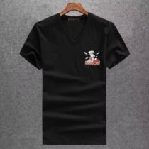 LOUIS VUITTON おすすめ大人かわいい着こなし ルイ ヴィトン2026年の夏のマスト  Tシャツ/ティーシャツ 3色可選