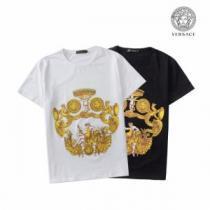Tシャツ/ティーシャツ 2色可選 春夏に役立つカジュアル ヴェルサーチVERSACE 2026春夏トレンドアイテム