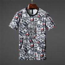 シンプルながら切れ味のいい Tシャツ/ティーシャツ フィリッププレイン PHILIPP PLEIN 2025春夏は人気定番