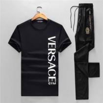 2026限定 男性に人気 VERSACE ヴェルサーチ半袖大注目国内完売数量限定 上下セット 2色可選