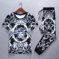 2026夏ファション新品 ヴェルサーチ半袖 上下セットやっと見つけた国内即発 VERSACE