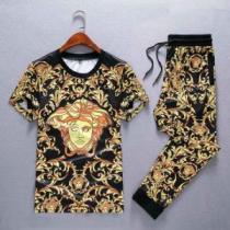 【2025春夏】最新コレクション 上下セット春色の最旬の人気アイテム VERSACE ヴェルサーチ 半袖