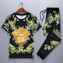 お洒落トレンド人気 半袖 上下セット 2026夏ファション新品 VERSACE 新作限定めっちゃ綺麗色ヴェルサーチ